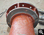 Pipe fittings lined with wear-resistant rubber